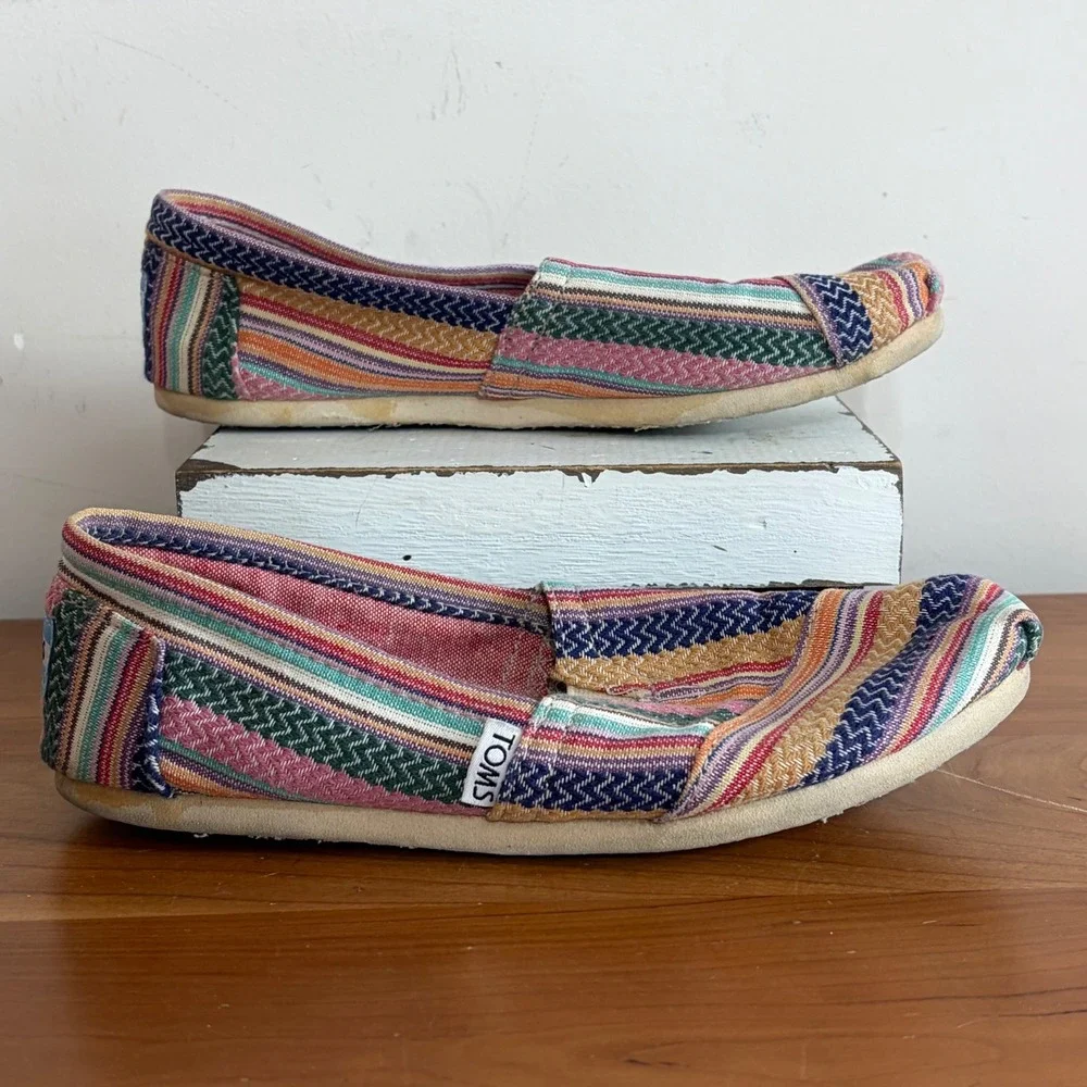 TOMS Classic Alpargata Multi Color Woven Stripe Chevron Slip On Shoes Womens 7